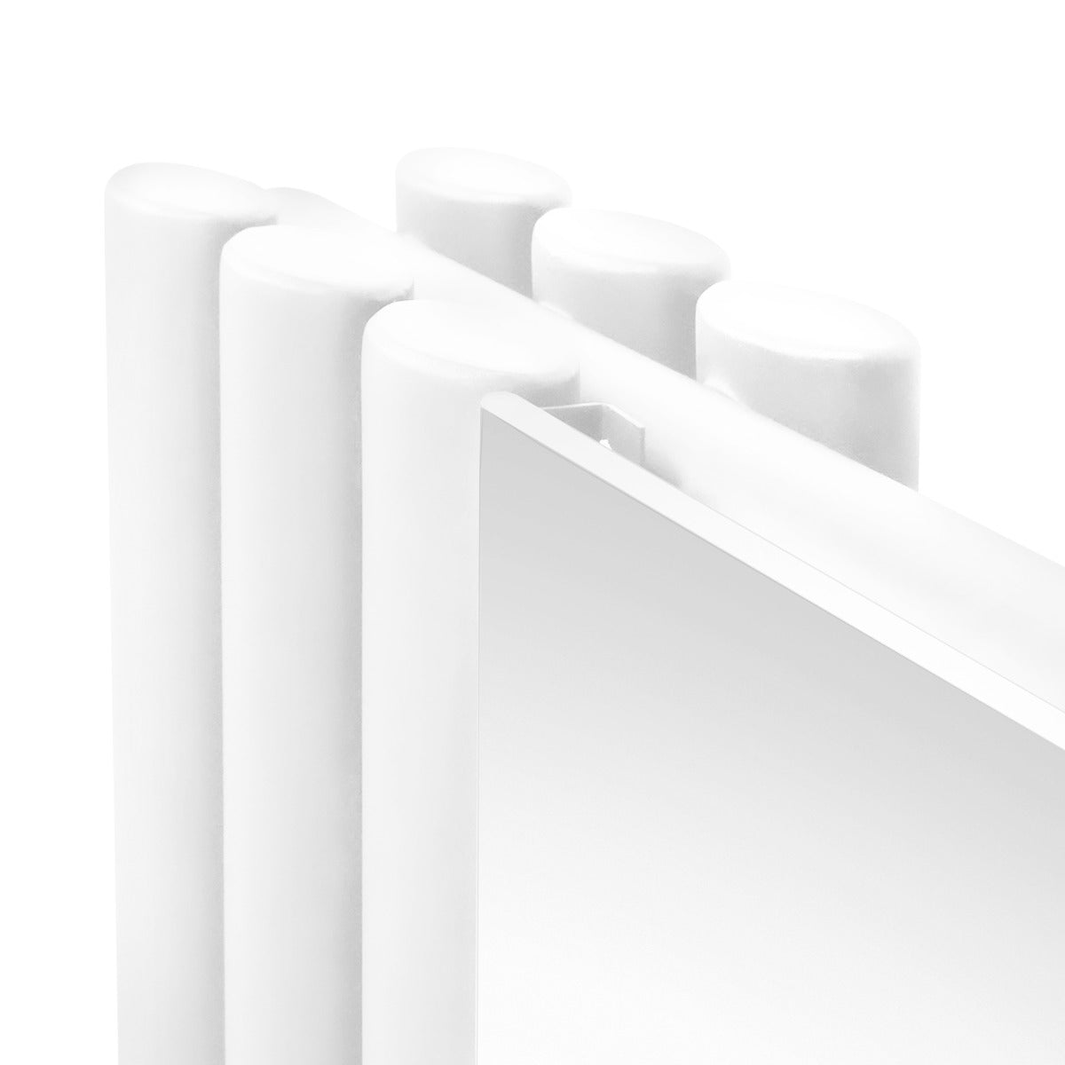 Radiador de columna ovalada blanco de 1800 mm x 380 mm con espejo, acabado liso y válvulas integradas para un diseño moderno