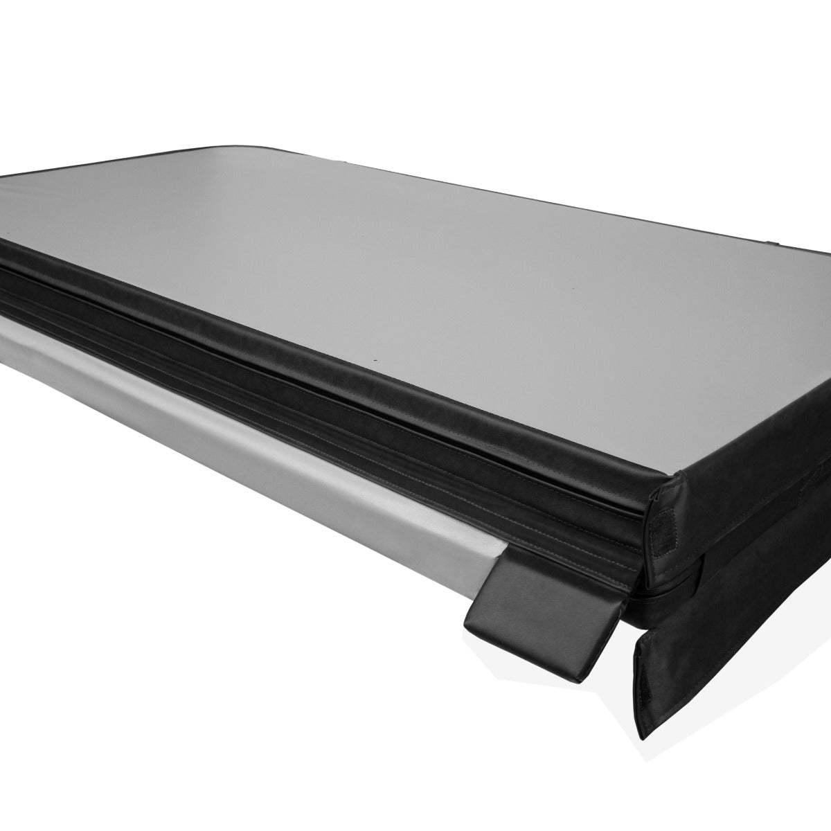 Cubierta negra para jacuzzi de 2,1m x 2,1m, con textura suave y borde reforzado, ideal para protección y aislamiento térmico