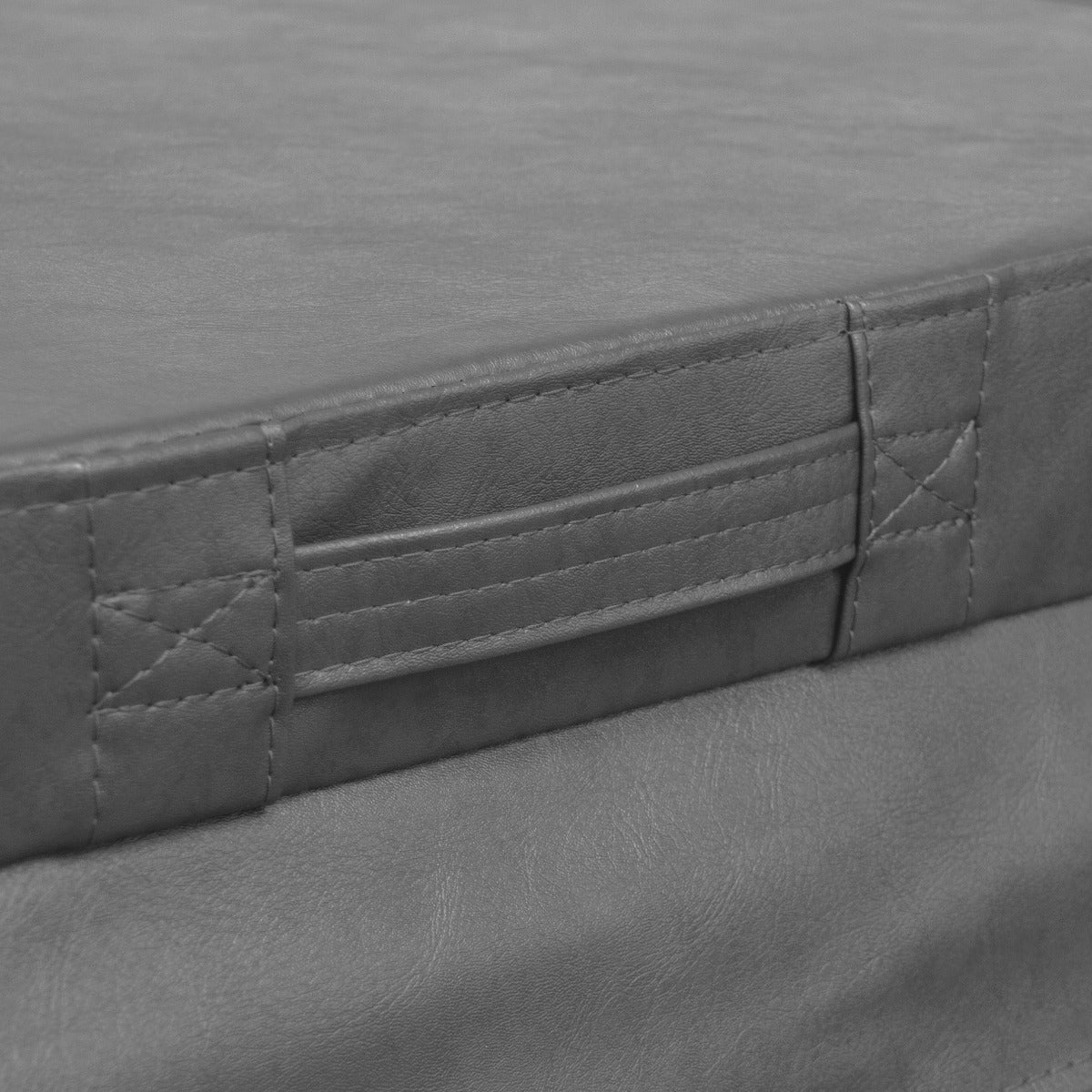Cubierta gris de 2m x 2m para jacuzzi, con textura suave y costuras reforzadas, ideal para proteger y mantener el jacuzzi limpio