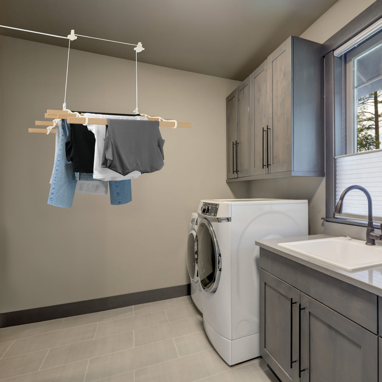 Tendedero de Techo con Sistema de Polea y 6 Listones de 1,2 m en Marfil