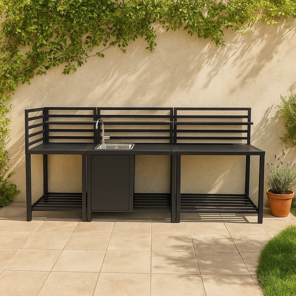 Cocina exterior modular de aluminio en color negro, con fregadero y espacio de almacenamiento, ideal para patios y jardines