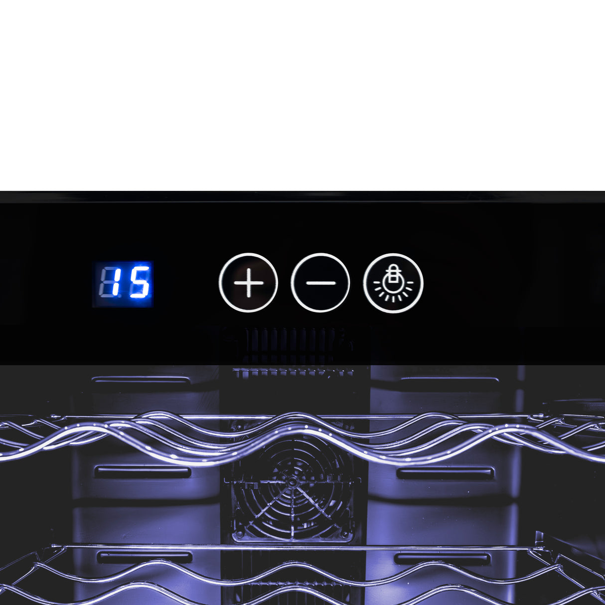 Vinoteca comercial con luz LED, diseño elegante en negro, estantes de metal curvados y panel de control digital iluminado
