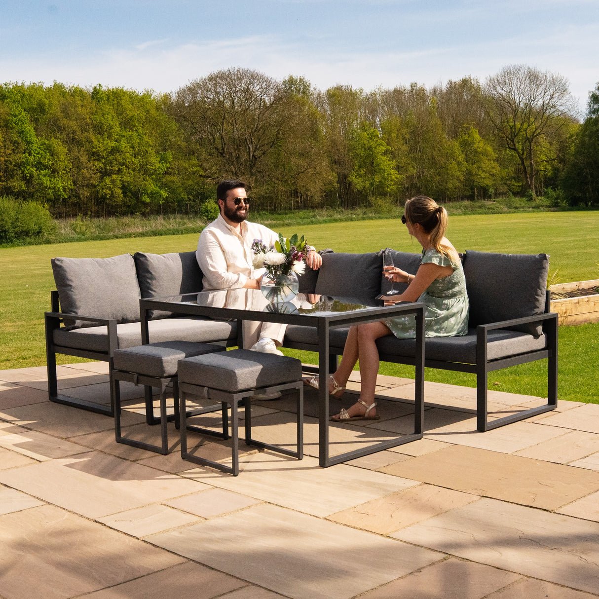 Set Sofa Esquinero de aluminio Antracita + Caja en ratán negro