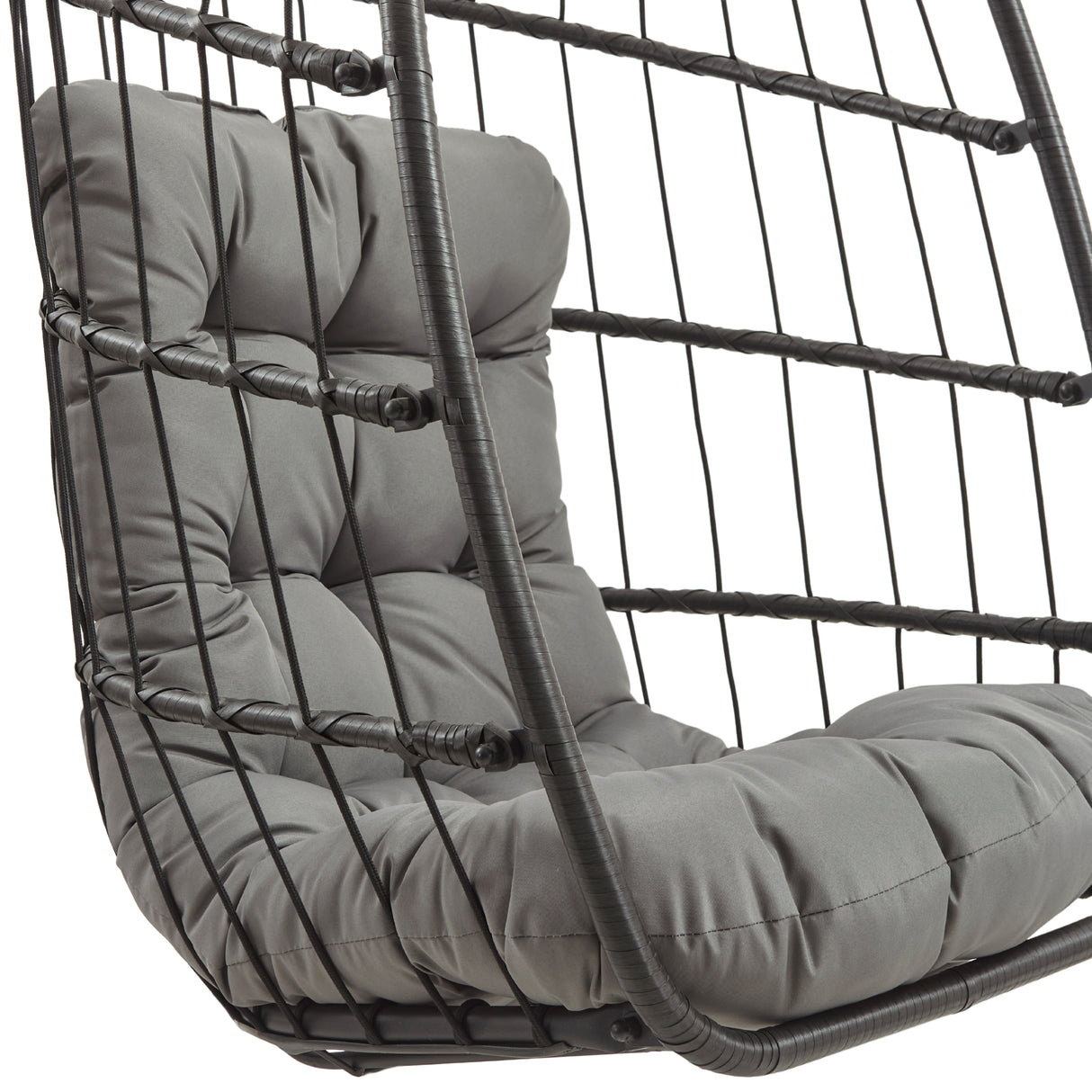 Silla colgante tipo huevo de ratán negra con cojín gris suave, diseño moderno y estructura de metal resistente, ideal para interiores y exteriores