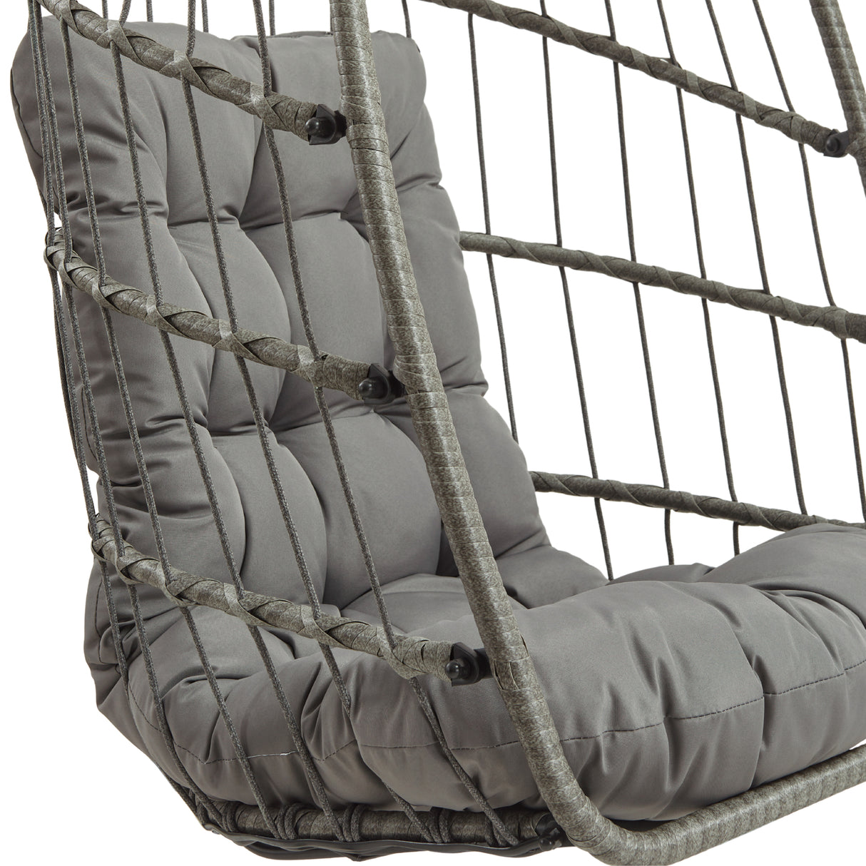 Silla colgante tipo huevo de ratán en gris, con cojín acolchado y estructura de cuerda trenzada, ideal para interiores y exteriores