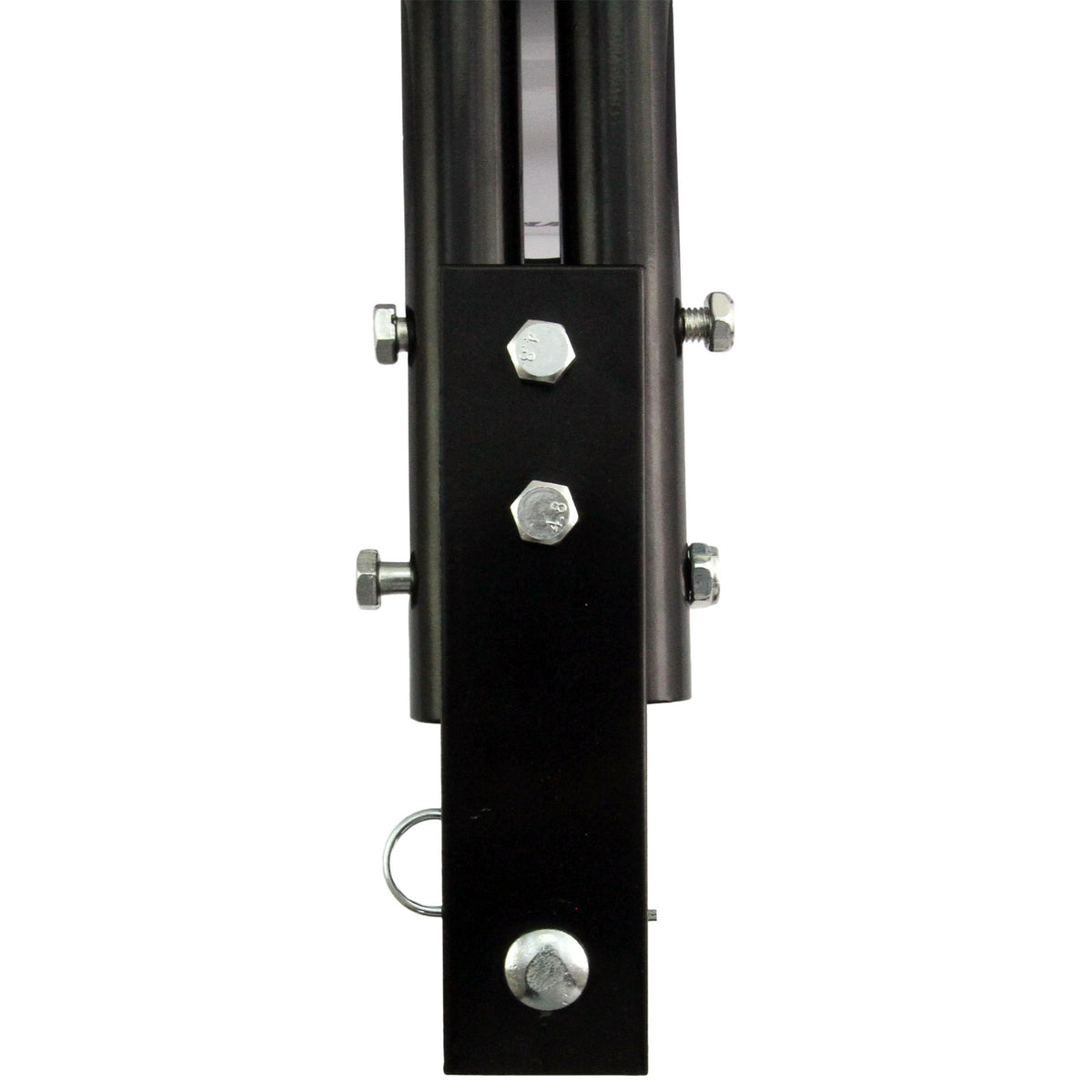 Rodillo de jardín remolcable T-Mech de 120 L, con estructura metálica negra, tornillos brillantes y diseño robusto para facilitar el uso