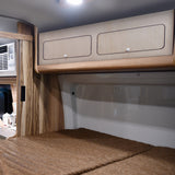 Armario superior para caravana con borde negro – 120 cm x 25 cm x 25 cm