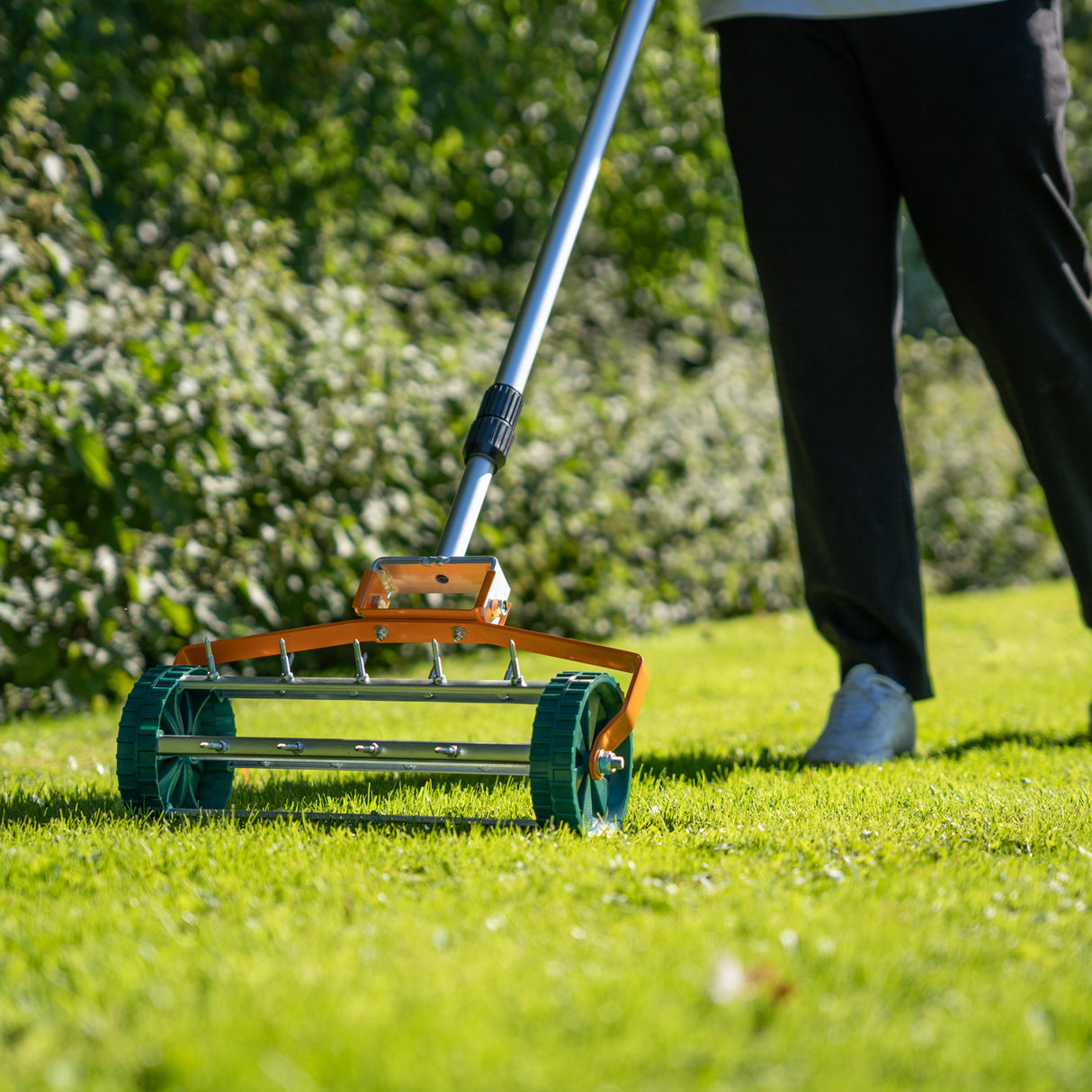 Nivelador de 50 cm y Aireador de Césped  – Verde