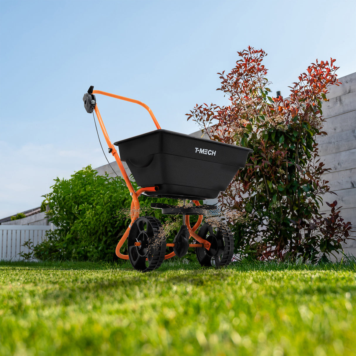 Nivelador de Césped T-Mech de 50 cm (Naranja) y Esparcidor Rotativo