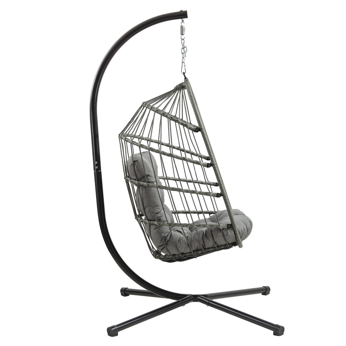Silla colgante tipo huevo de ratán gris, con estructura metálica negra y cojín suave, ideal para relajarse en interiores o exteriores