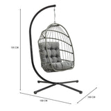 Silla colgante tipo huevo de ratán gris con cojín suave, estructura metálica negra y diseño moderno, ideal para interiores y exteriores