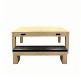Mesa de juegos 7 en 1 de color roble claro, con superficie lisa y asiento negro de cuero, ideal para entretenimiento y diversión