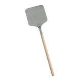 Pala para pizza de metal con mango de madera, diseño rectangular y superficie lisa, ideal para hornear pizzas en horno comercial