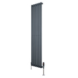 Radiador de columna ovalado en gris antracita, con diseño vertical y válvulas, mide 1600 mm de alto y 360 mm de ancho