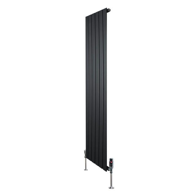 Radiador plano de columna simple en color negro, dimensiones 1600 x 420 mm, con válvulas y diseño moderno y elegante