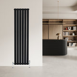 Radiador plano de columna simple negro de 1600 x 420 mm, con diseño moderno y válvulas visibles, ideal para decoración contemporánea