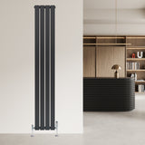 Radiador plano de columna simple en gris antracita, con un diseño elegante y moderno, instalado en una pared minimalista
