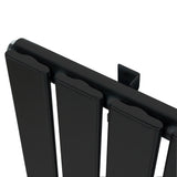 Radiador plano de columna simple en color negro, con diseño moderno y válvulas, mide 1800 mm de largo y 280 mm de ancho