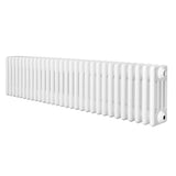 Radiador tradicional de 4 columnas en color blanco, con un diseño alargado y superficie lisa, ideal para calefacción eficiente