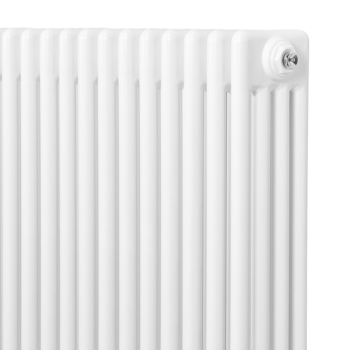 Radiador tradicional de 4 columnas en color blanco, con un diseño elegante y acabado liso, ideal para calefacción eficiente