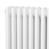 Radiador tradicional de 4 columnas en color blanco, con acabado brillante y diseño elegante, ideal para calefacción en espacios interiores