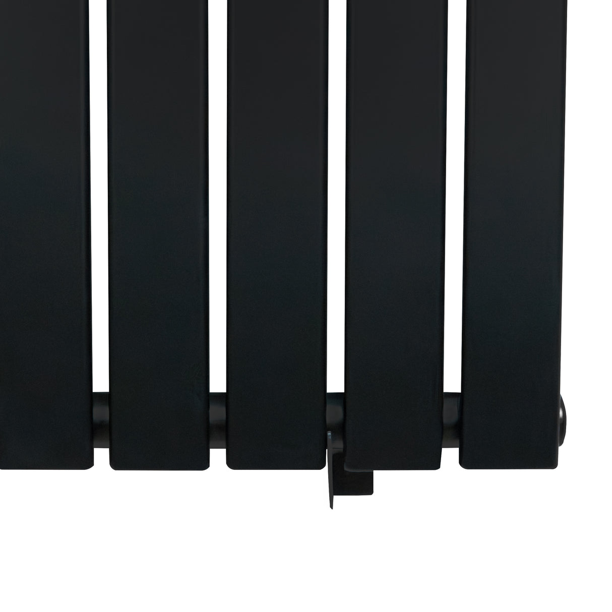 Radiador de columna única negro, con diseño moderno y acabado liso, mide 600 mm de ancho y 700 mm de alto, ideal para calefacción