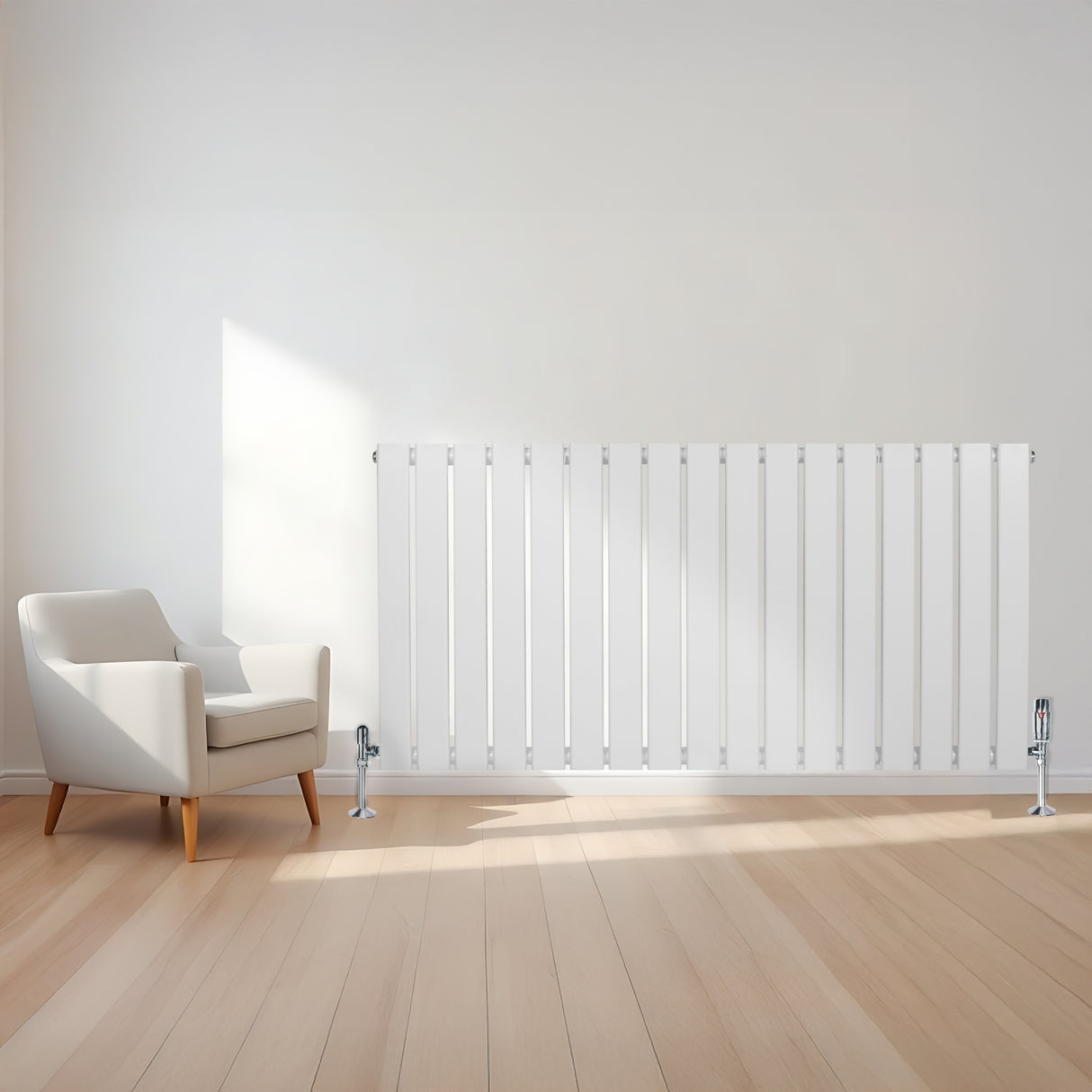 Radiador de columna única blanco de 600 mm x 1190 mm, con diseño elegante y líneas rectas, instalado en una pared clara junto a una silla moderna