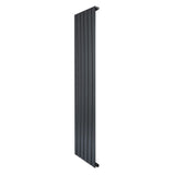 Radiador de columna única en gris antracita, con diseño vertical y acabado liso, ideal para espacios modernos y elegantes