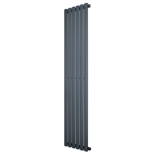 Radiador de columna ovalado en gris antracita, con un diseño elegante y moderno, mide 1600 mm de alto y 360 mm de ancho
