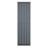 Radiador de columna ovalado en gris antracita, con un diseño vertical y acabado mate, ideal para espacios modernos y elegantes