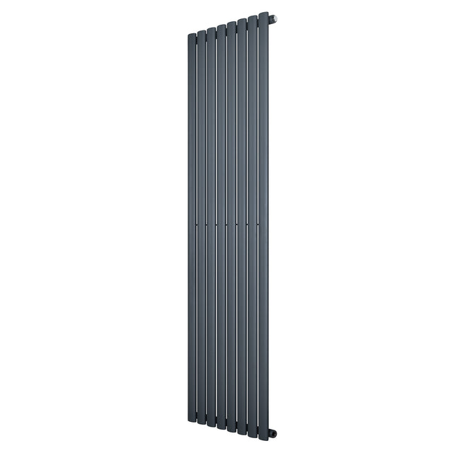 Radiador de columna ovalado en gris antracita, con un diseño elegante y moderno, mide 1800 mm de alto y 480 mm de ancho