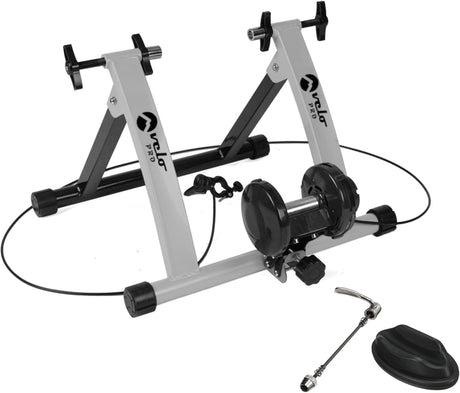 Rodillo magnético Velo Pro en color plateado con soporte negro, incluye alfombrilla y accesorios para entrenamiento en casa