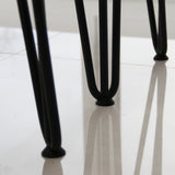 Protectores de patas de horquilla de 10 mm en color negro, con un diseño elegante y acabado liso, ideales para muebles modernos